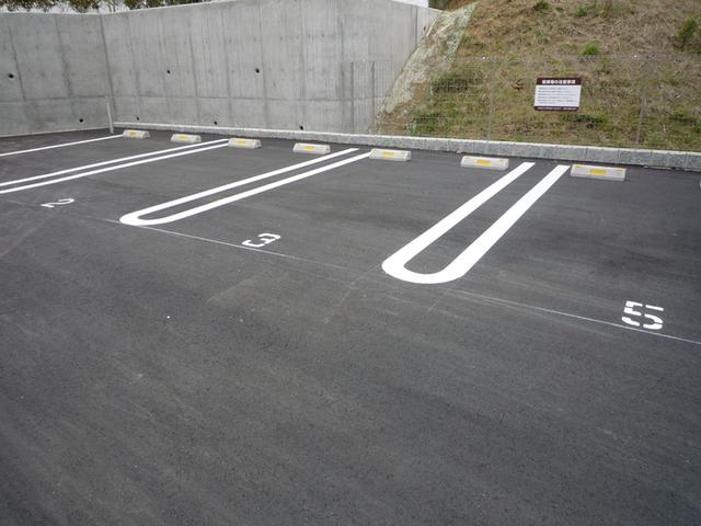 ヴィラコスモス（102） 駐車場