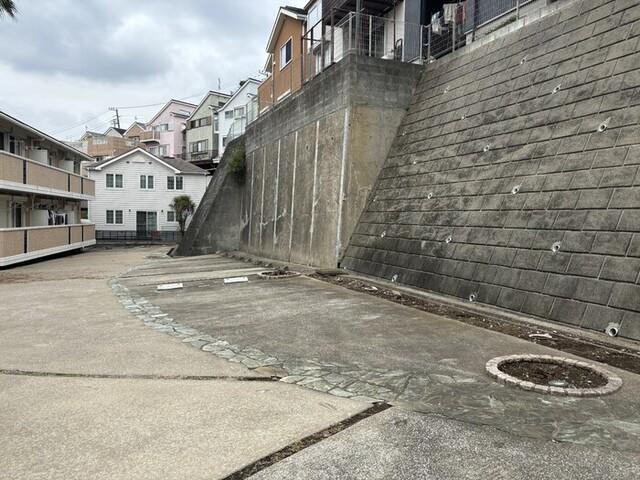 山手ヒルズ　壱番館（101） 駐車場