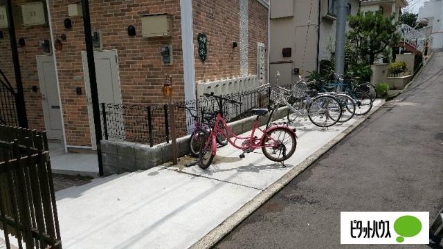 横浜市中区柏葉アパート エントランス