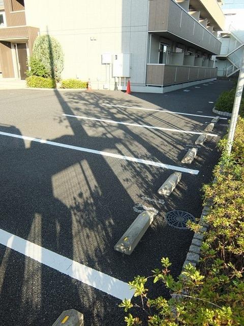 アルスノーヴァⅡ（206） 駐車場