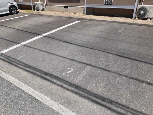 エルディム正木（102） 駐車場