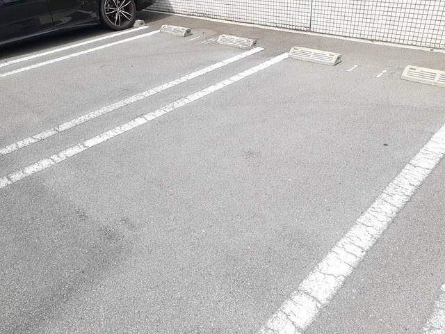 ポーシェガーデン２（309） 駐車場
