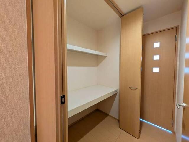 セジュール西土井（102） 収納