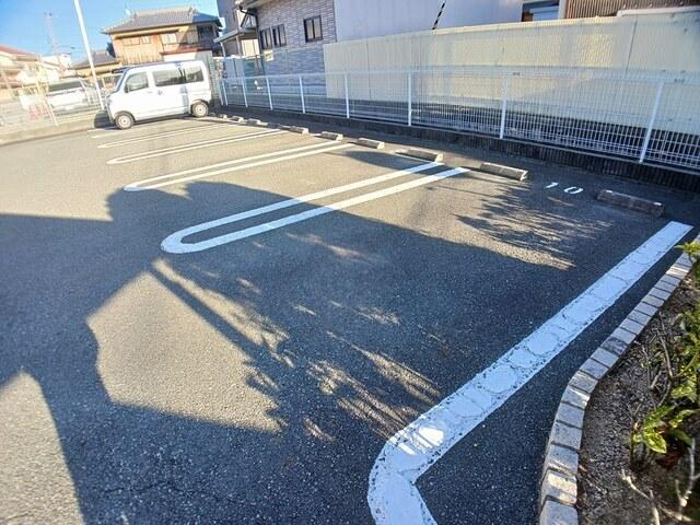 プラム・ジェルメ（102） 駐車場