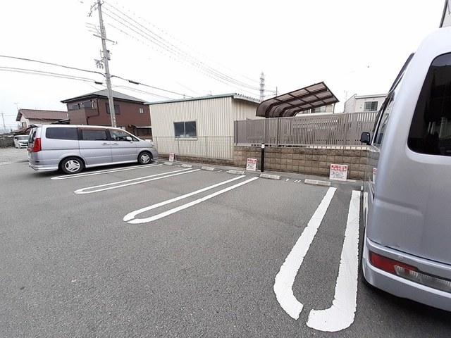 グランアウローラⅧ（303） 駐車場