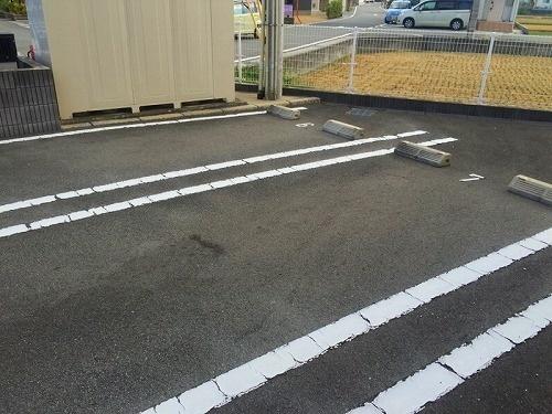 グラン・レーヴ（202） 駐車場