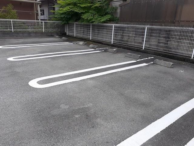 ドルチェ・ラッフィナート（102） 駐車場