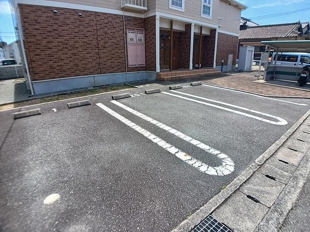 モーニンググローリーⅡ（201） 駐車場