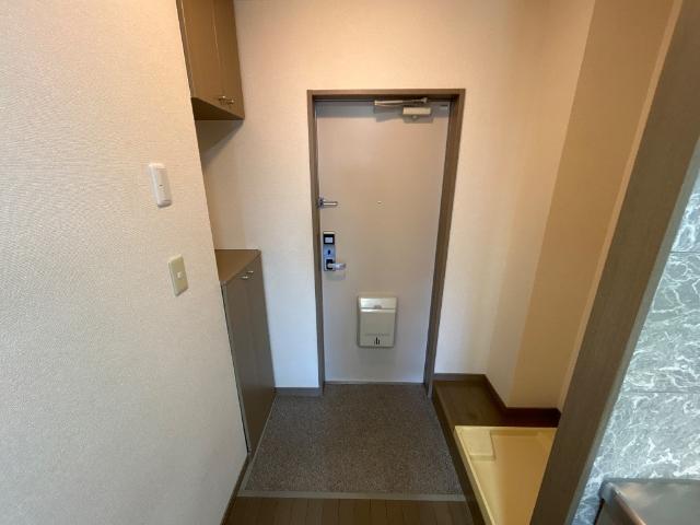 プチ　フォレ 玄関