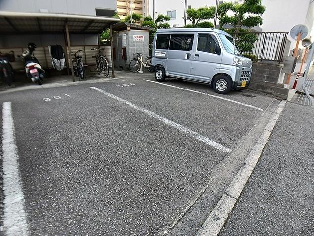 マリッチ今宿（303） 駐車場