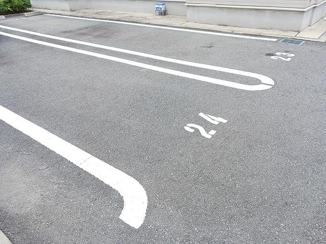 フェリア香呂Ｄ（201） 駐車場