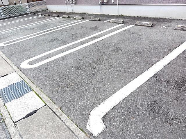 ドルフ・アカネＡ（101） 駐車場