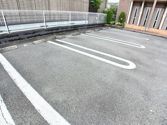 フォンターナ・ヴィラⅡ（103） 駐車場