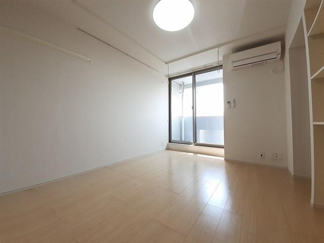 フィレール　デュ　トラジャⅢ（404） 室内