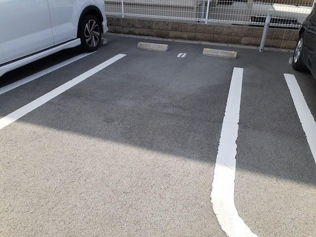 フィレール　デュ　トラジャⅢ（404） 駐車場