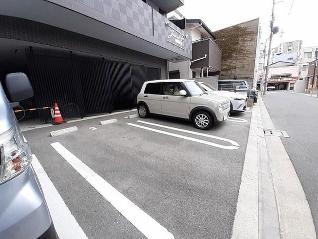 ジュエルⅢ（603） 駐車場