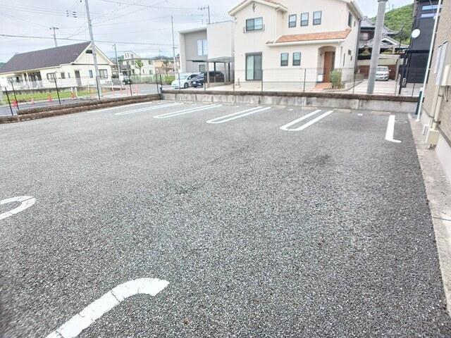 インプレス・ヴィラ（102） 駐車場