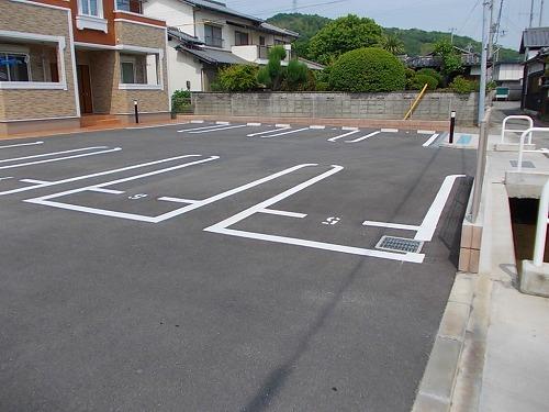 エリーゼ（201） 駐車場