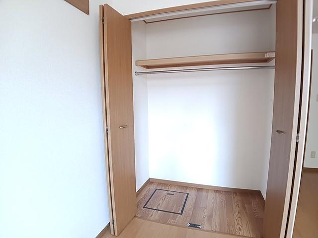 プラードアロージョ（103） 収納