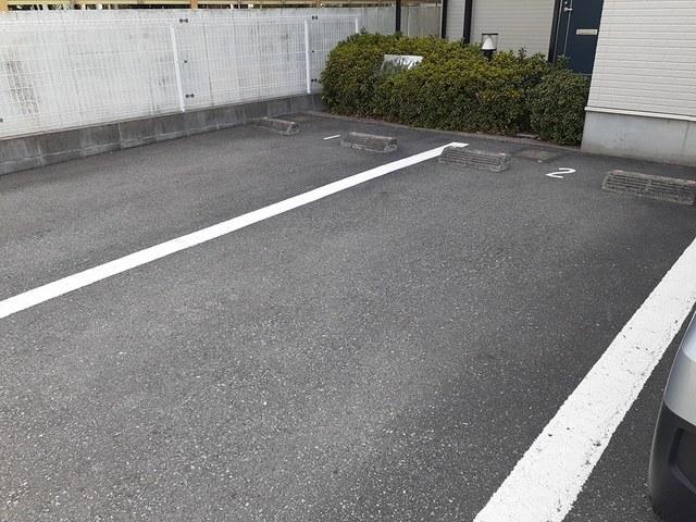 プラードアロージョ（103） 駐車場
