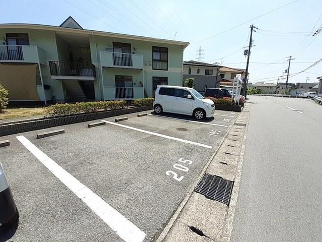 グリーンコーポ中塚（203） 駐車場