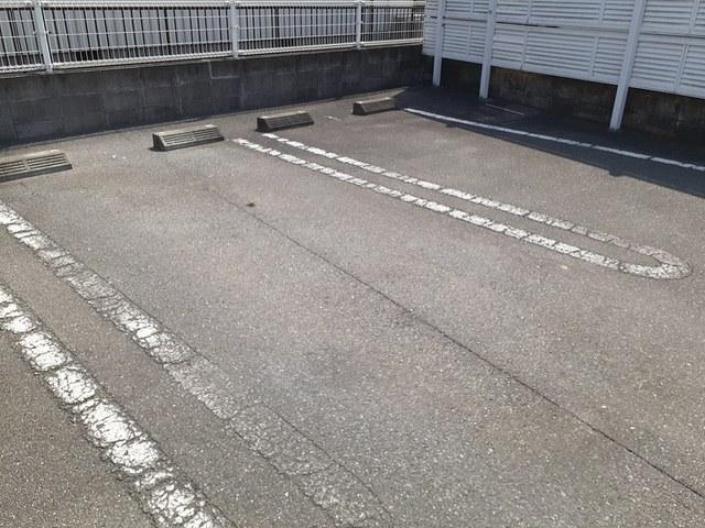 メゾン・レリア（104） 駐車場