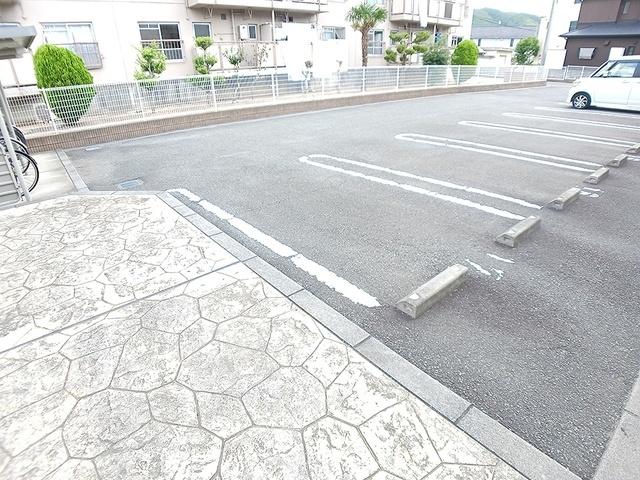 カルムメゾンⅡ（101） 駐車場