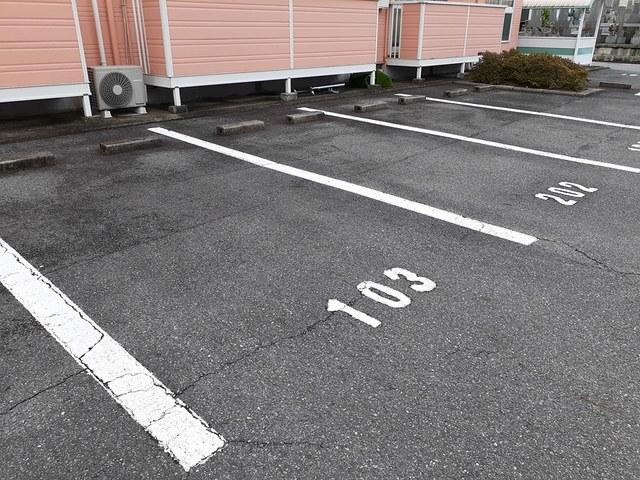 サンシャイン堂本（103） 駐車場