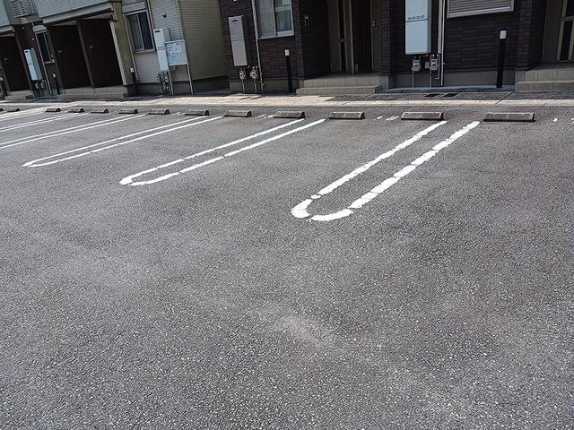 カルムメゾンⅡ（103） 駐車場