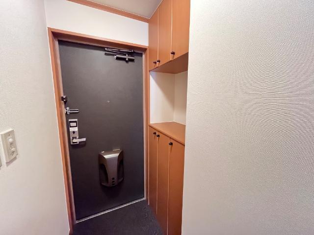グランディールM 玄関