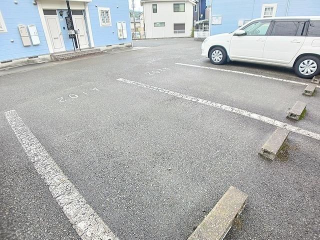 アメニティー北平野Ａ（102） 駐車場