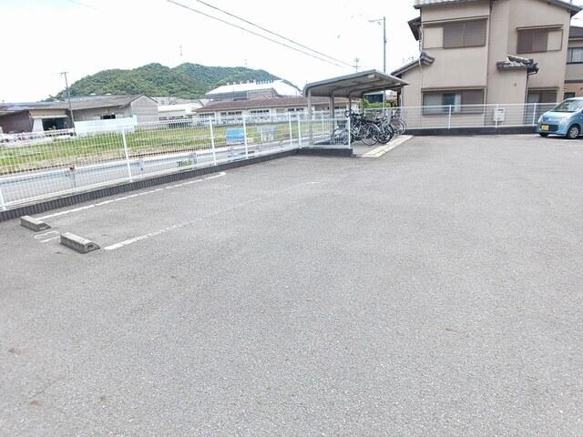 サニーレジデンス御着Ａ（202） 駐車場