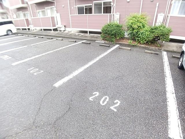 玲巧−ハイツ１（201） 駐車場