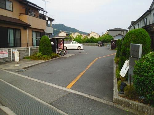 グランドゥールＢ（205） 駐車場
