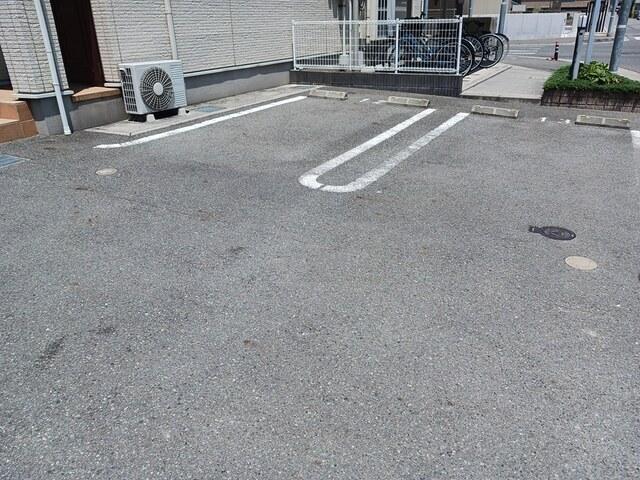 ロジュマンⅡ（104） 駐車場