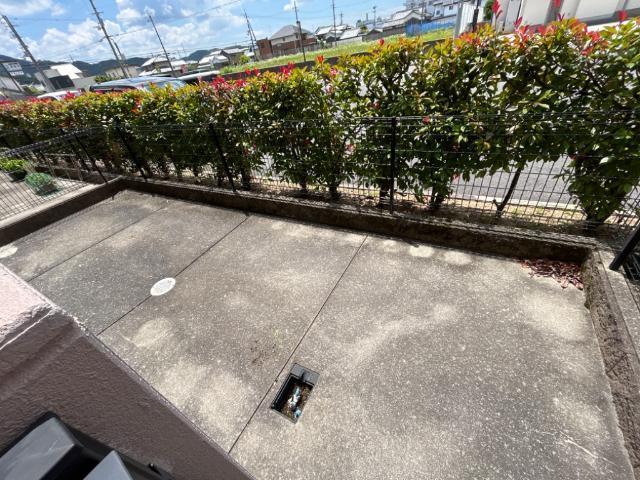 ハイツエトワール 庭