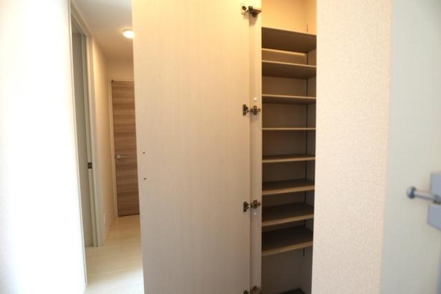 グランレーヴ弐番館（102） 玄関