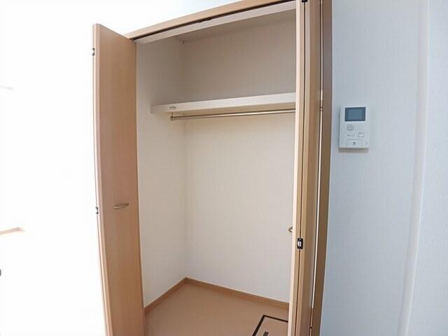 メゾン・ド・花水木　弐番館（102） 収納