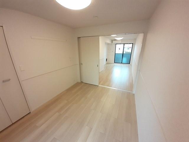 シーズンテラス勝原（104） 室内