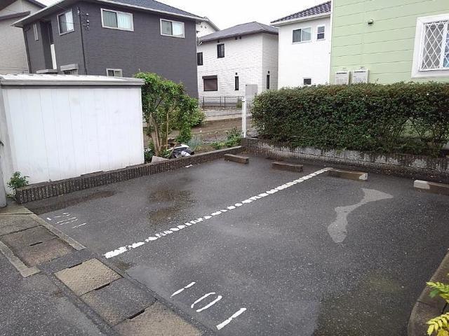 モアークレスト　Ⅲ（102） 駐車場