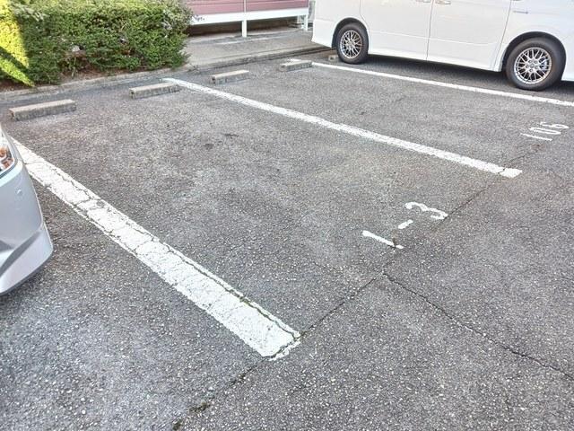玲巧−ハイツ１（202） 駐車場