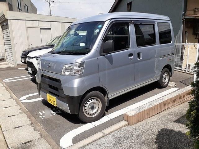 ラピスラズリ（102） 駐車場