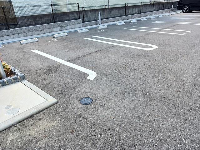 パルグランデⅡ（101） 駐車場