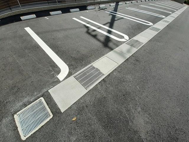 シーズンテラス太子（205） 駐車場