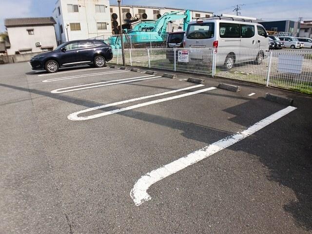 マーカスＡ（104） 駐車場