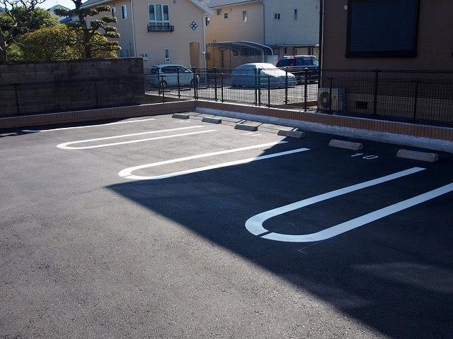 ジュネス　Ⅱ（102） 駐車場