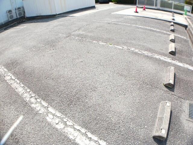 リバティー田寺（201） 駐車場