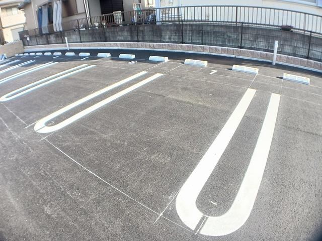 メゾングレーヌ東出Ａ（202） 駐車場