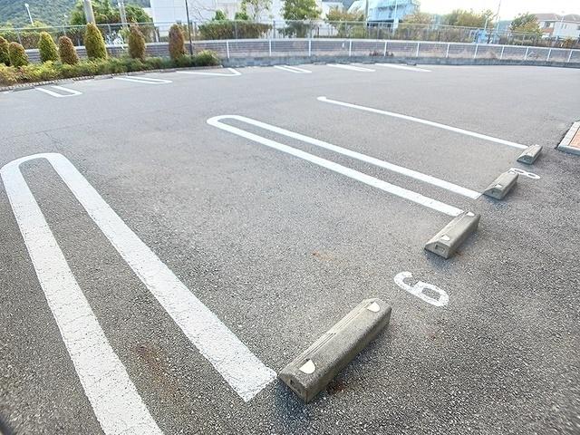 ラフレシールＨ（203） 駐車場