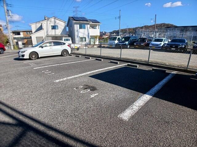 パルネット辻井（203） 駐車場